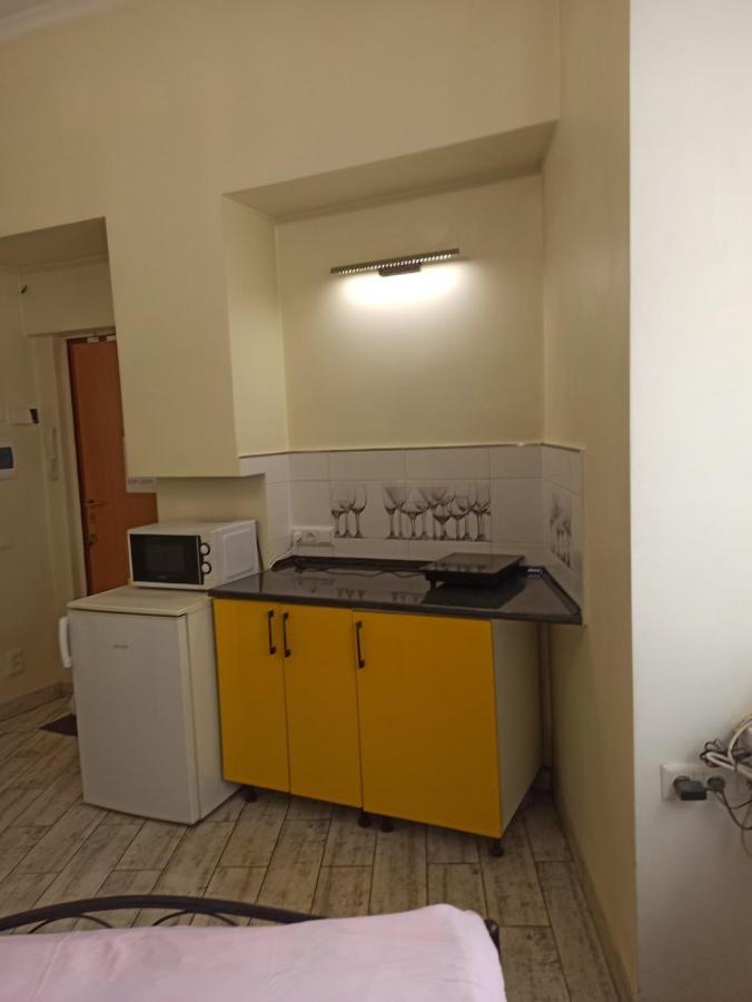 Smart Yellow Apartment-15 Хв Від Жд Вокзалу Lviv Exterior photo